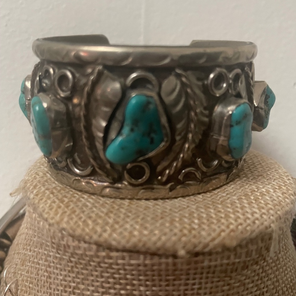 Vintage,1970’s Heavy,Turquoise and sterling silver Native cuff bracelet🌵❤️‍🔥